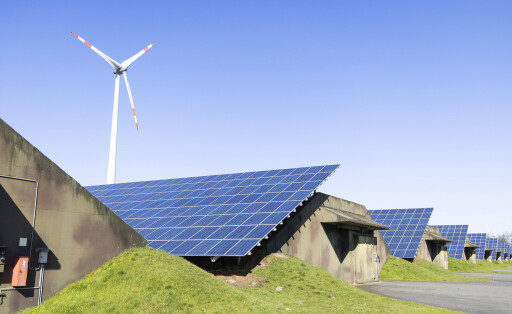 Bioenergiepark in Saerbeck (Foto vom 05.04.2023). Wo die Bundeswehr bis Ende 2010 Waffen und Munition eingelagert hatte uebernahm 2011 die Gemeinde Saerbeck das ca. 90 Hektar große Gelaende des ehemaligen Munitionshauptdepots und entwickelte aus dem Areal mit ausschliesslich lokalen Investoren den Bioenergiepark, in dem inzwischen Wind, Sonne und Biomasse genug Strom fuer ueber 18.000 Haushalte erzeugen.